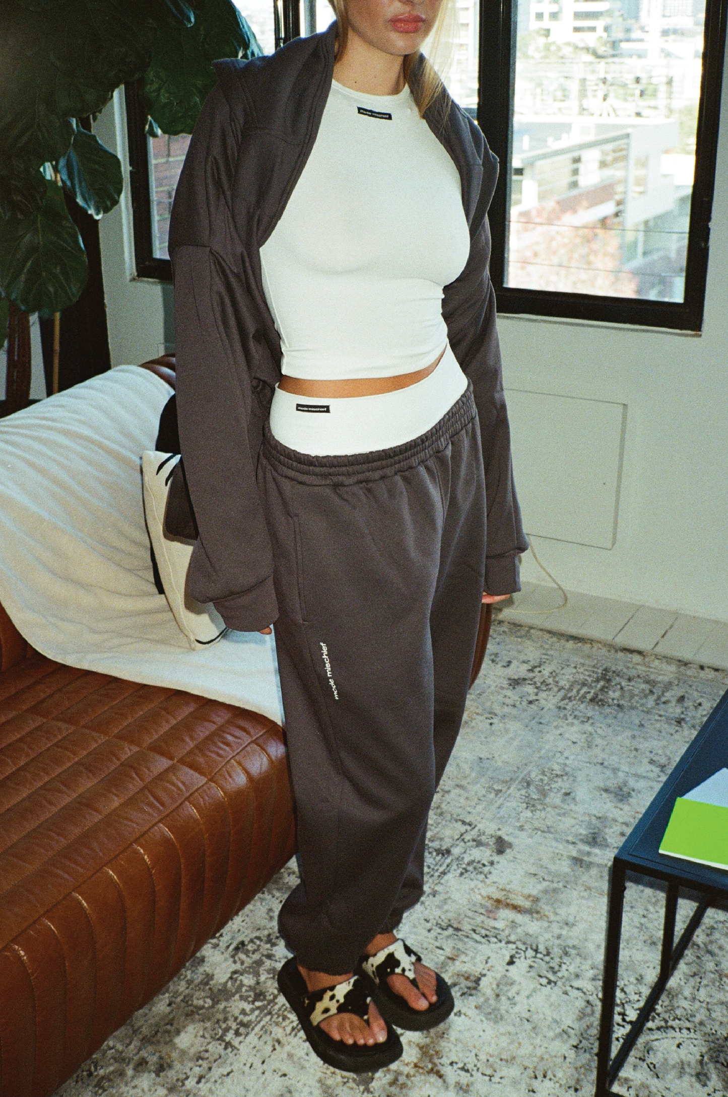 ESSENTIAL SWEATPANTS