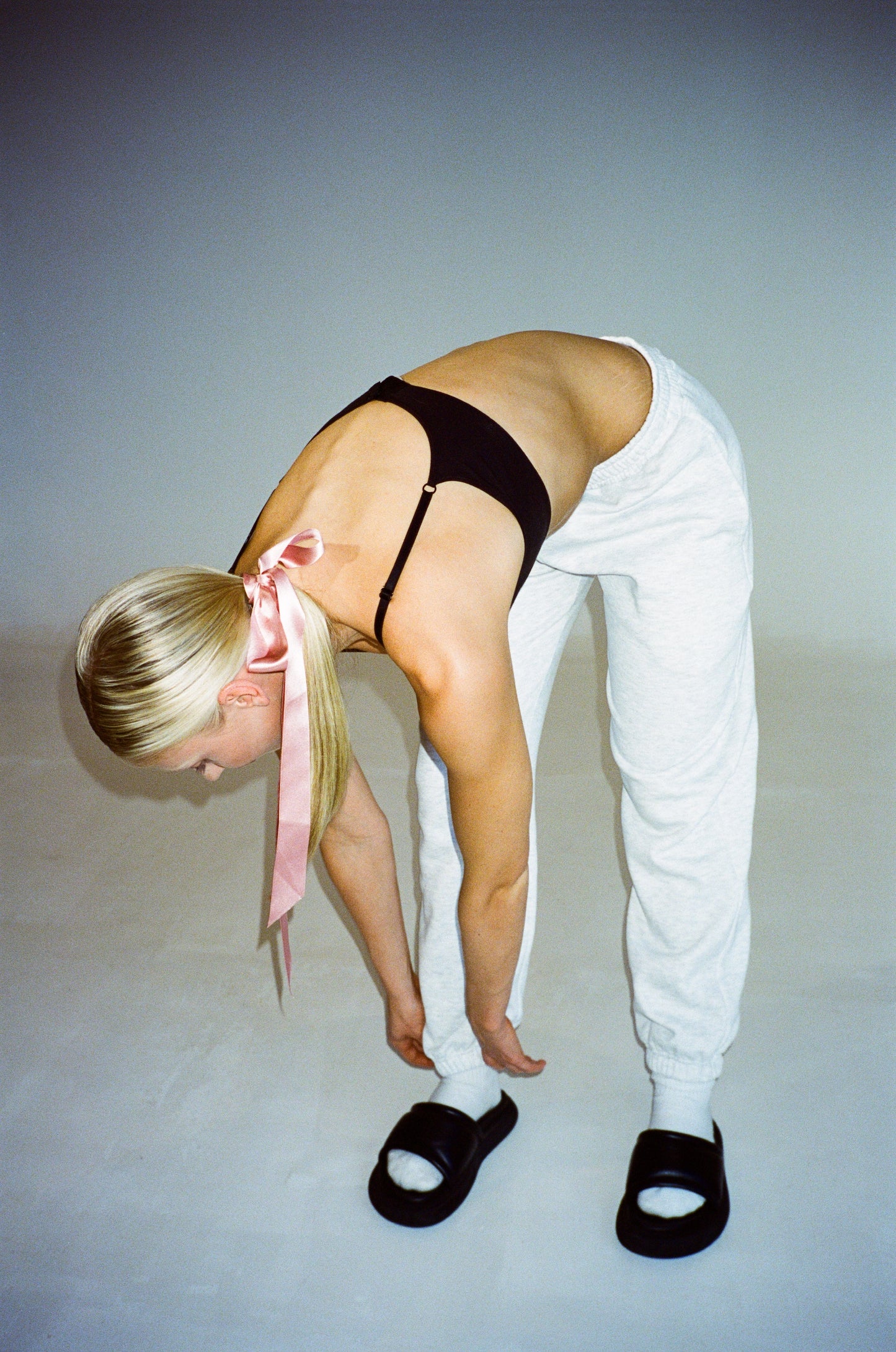 ESSENTIAL SWEATPANTS