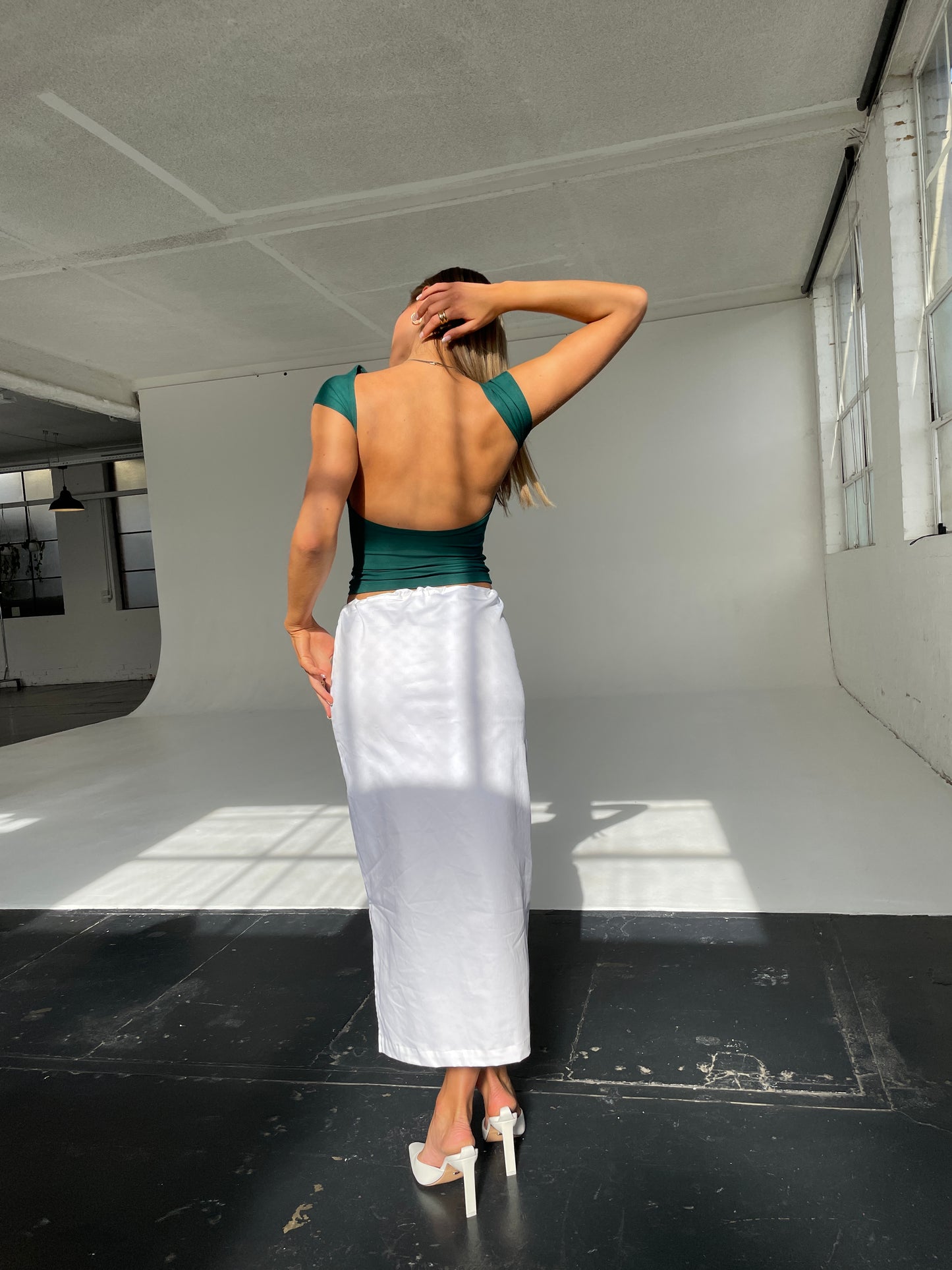 green backless t shirt