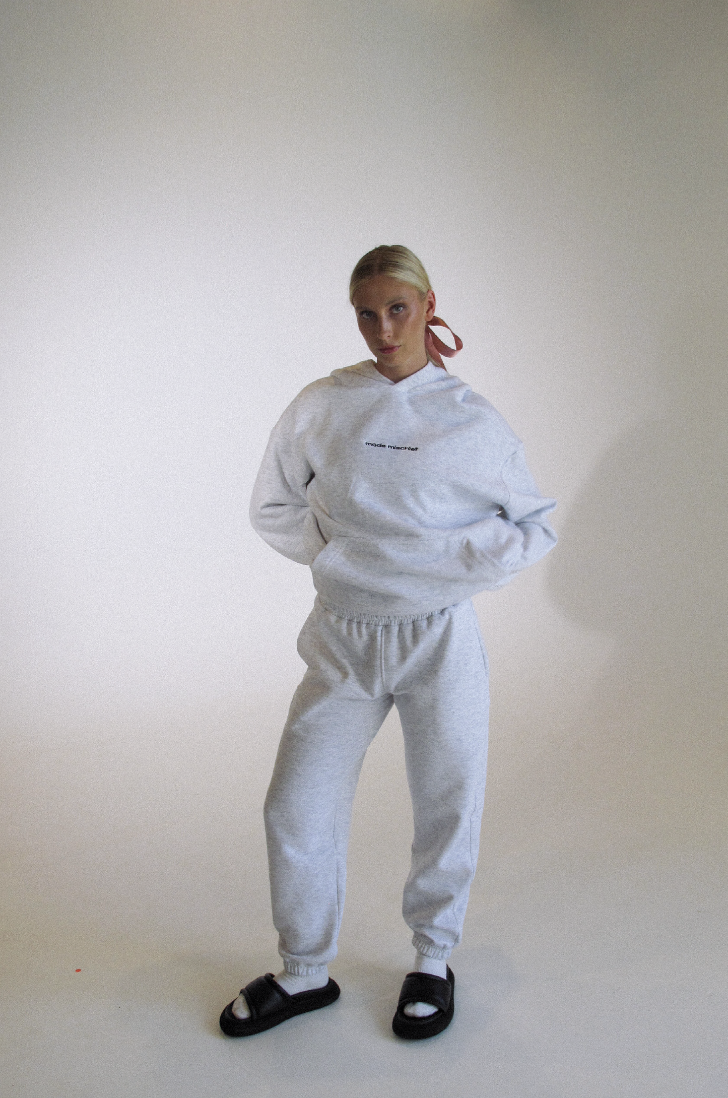 ESSENTIAL SWEATPANTS