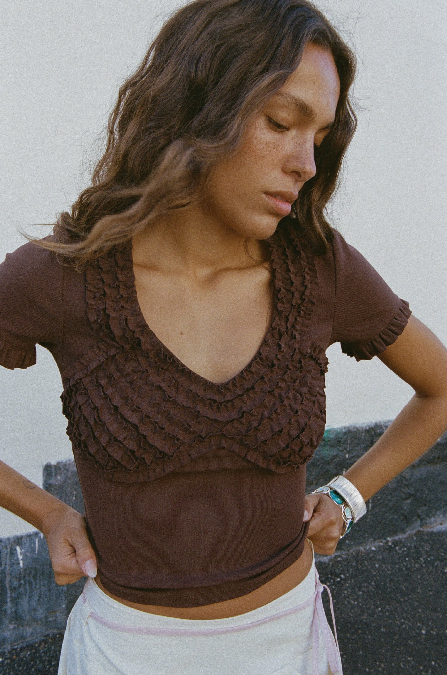 LULU RUFFLE TEE