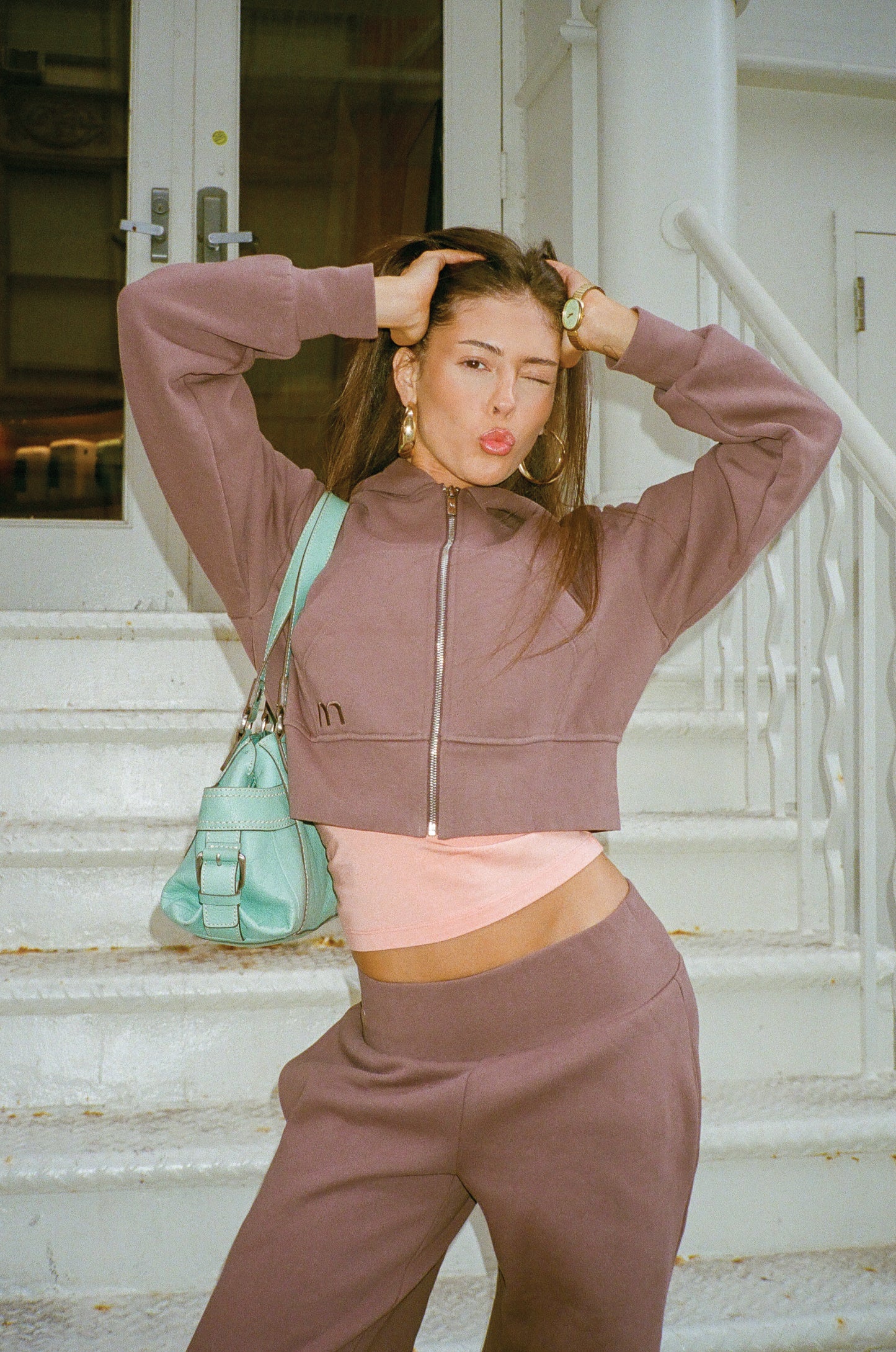 ESSENTIAL ZIP HOOD